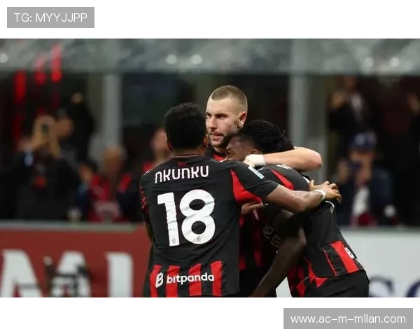 AC米兰在中路形成三角配合,莱奥动作轻盈果断