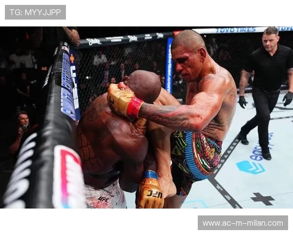 MMA阿迪萨亚踢击精准，再次卫冕金腰带