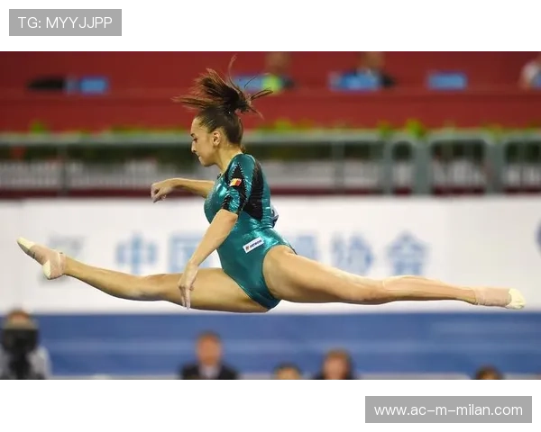 体操自由操动作衔接流畅如流水