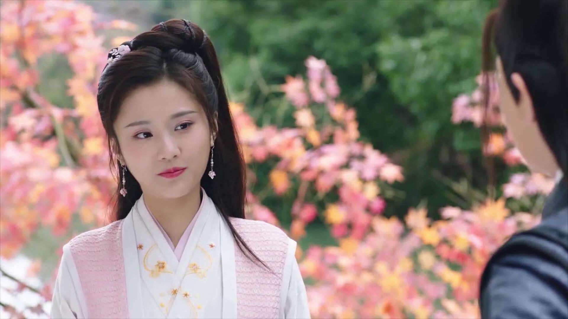 米兰体育-五大联赛是否更依赖高效中场联动转移推进轴,五大联赛转会市场什么时候截止