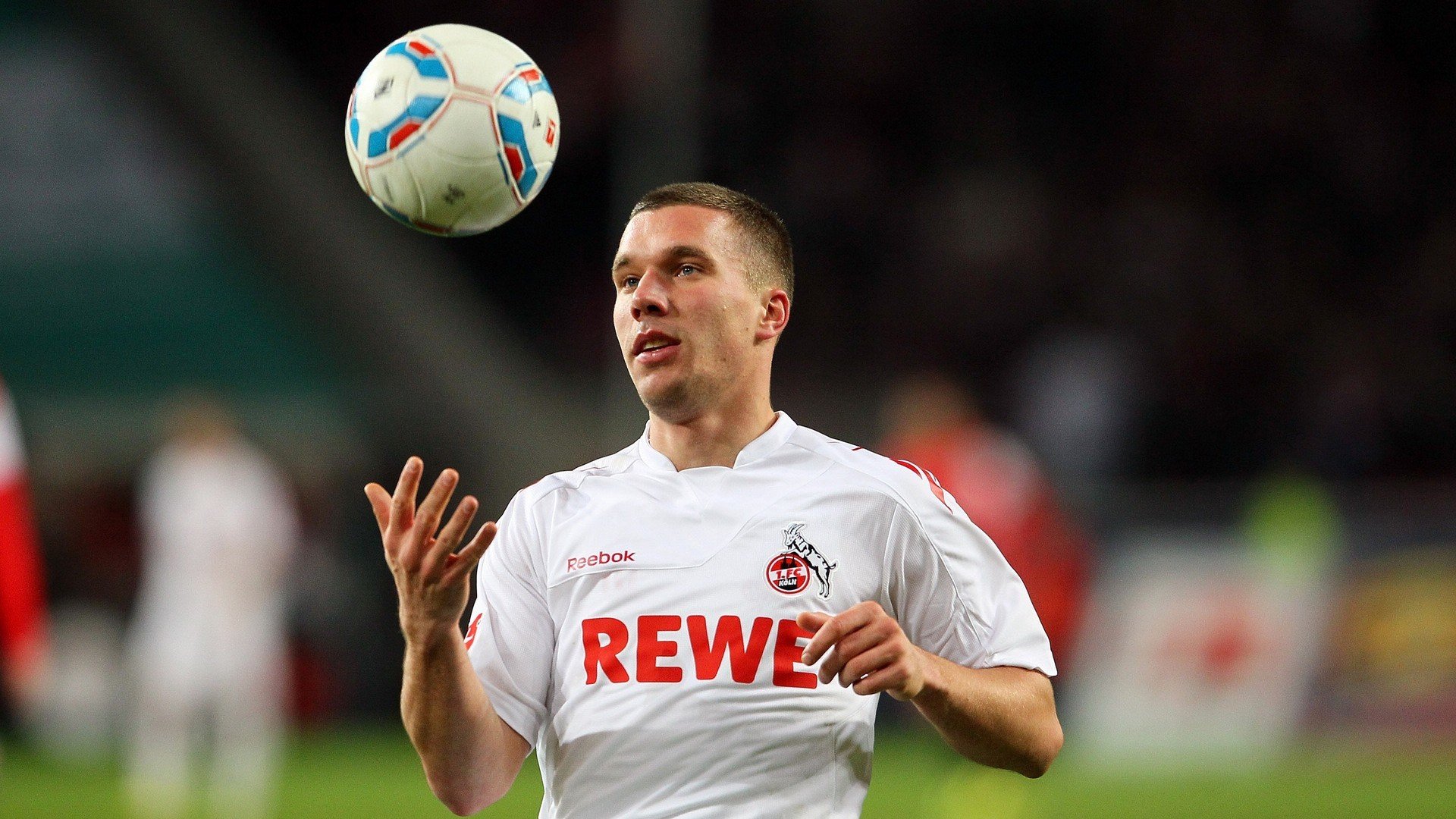 米兰登录入口-英超冲刺激烈：每场都紧张刺激！，英超满场