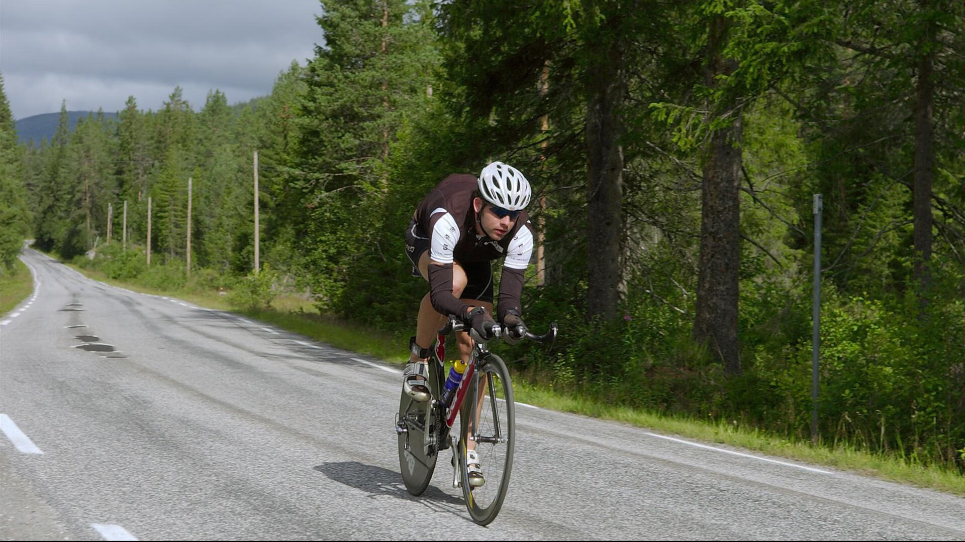 世界杯小组赛第三轮：日本轮换阵容仍击败非洲强队 小组全胜姿态晋级